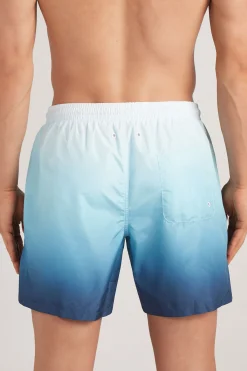 Badshorts i bl&aring; nyanser