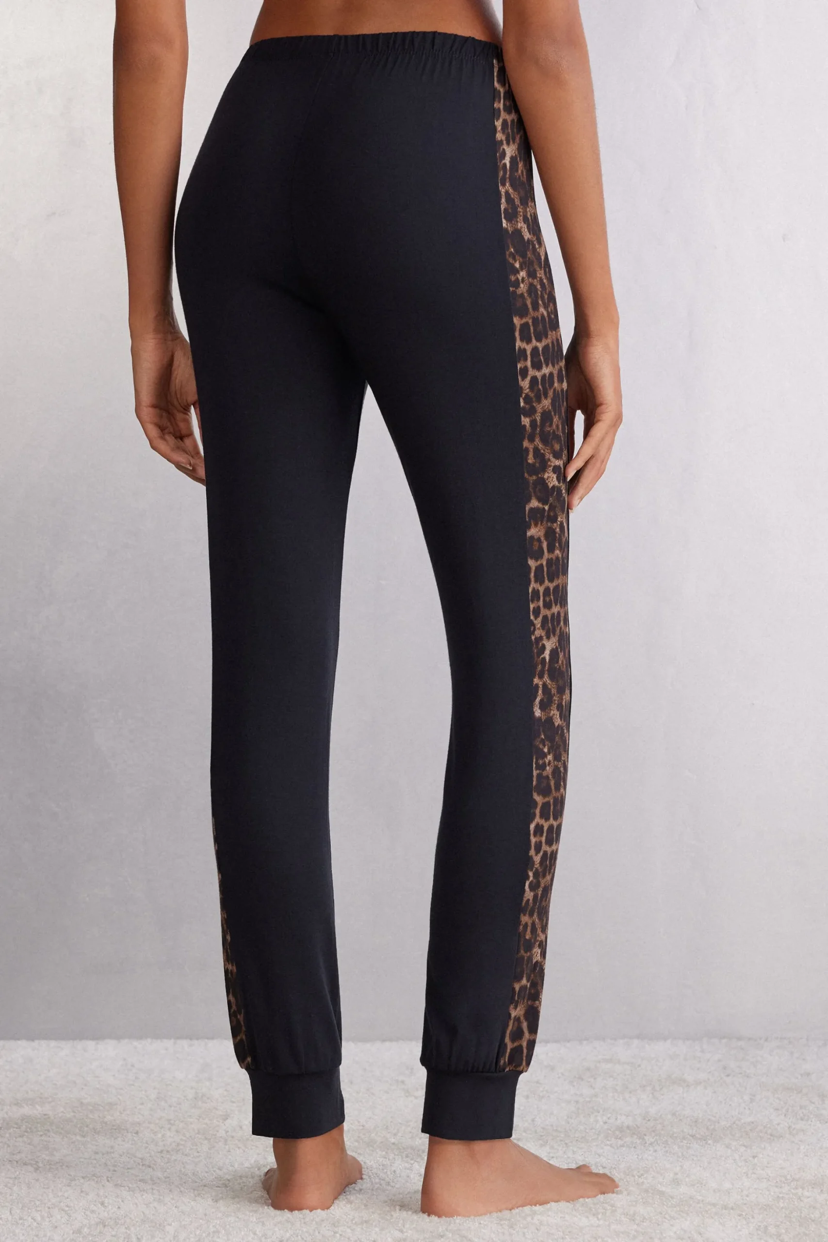 Byxor med muddar i modal Luxurious Leopard