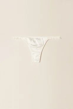 G-string i spets och siden