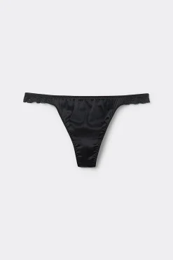 G-string i spets och siden