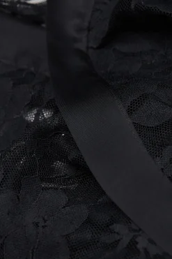 Kimono i spets och satin The Art of Romance