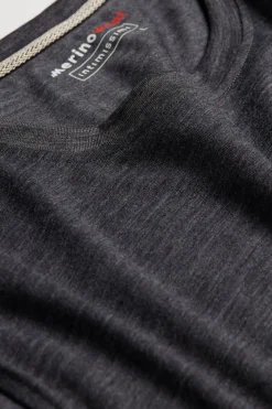 Kort&auml;rmad t-shirt i stretchig merinoull