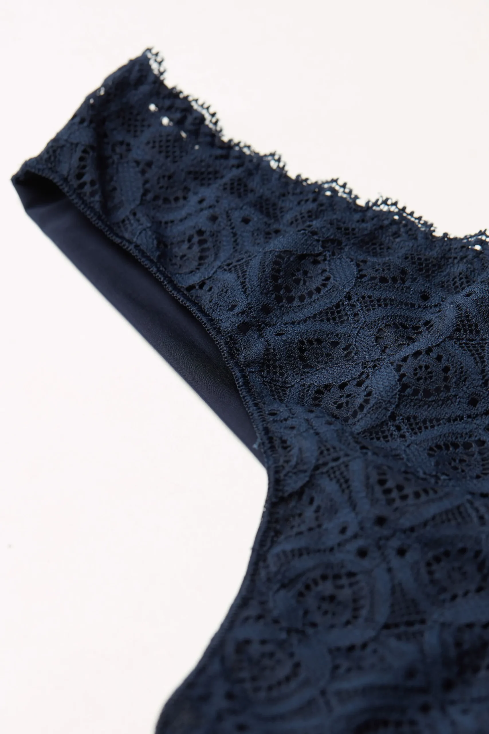 Lace and Microfibre Brazilian trosor