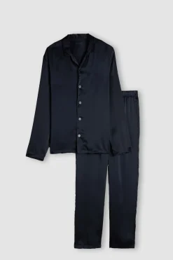 L&aring;ng sidenpyjamas med rev&auml;rer