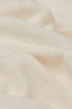 L&aring;ng&auml;rmad tr&ouml;ja i modal Ultralight med kashmir och djup urringning