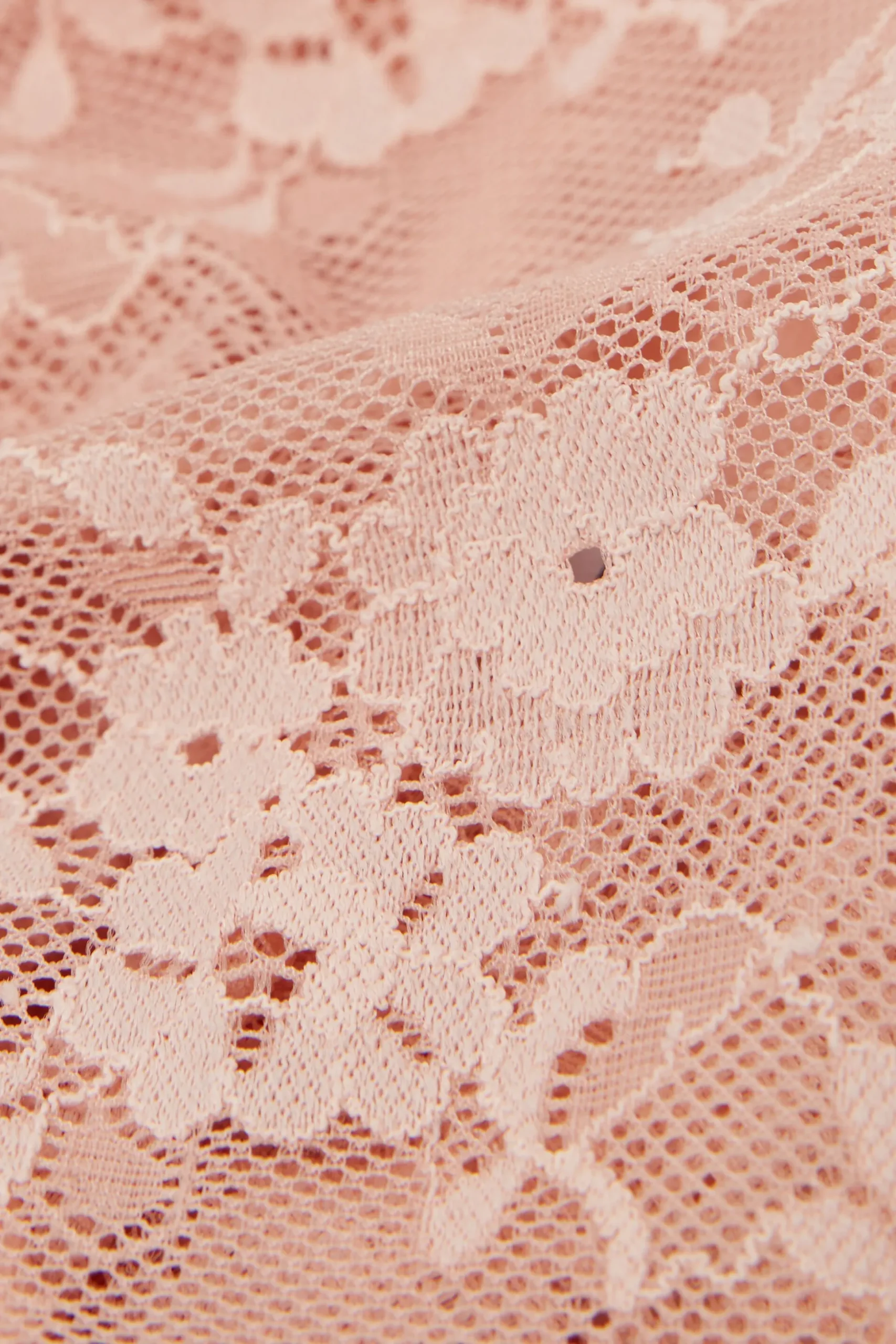 Linne i spets Satin Meets Lace