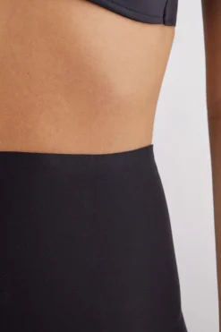 Mikrofibershorts med rå skärning