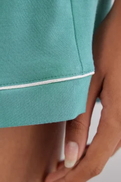 Shorts i modal med kontrasterande passpoal