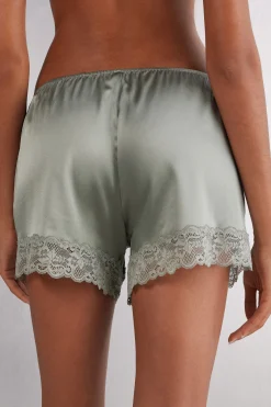Shorts i siden med spets