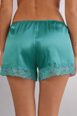 Shorts i siden med spets