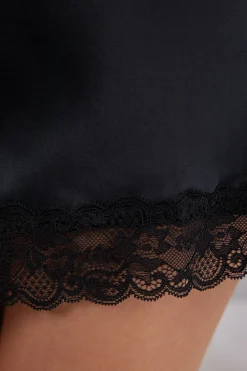 Silk Slip med spetsdetalj