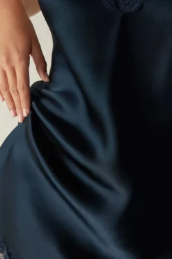 Silk Slip med spetsdetalj