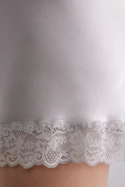 Silk Slip med spetsdetalj