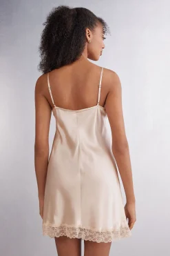 Silk Slip med spetsdetalj