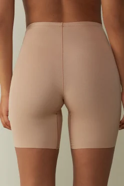 S&ouml;mfria shorts i bomull med r&aring;skuren kant