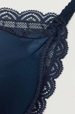 Tiziana Silk and Lace triangelbeh&aring;