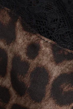 Topp i viskossatin Luxurious Leopard