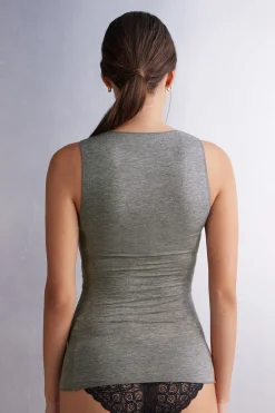 Ultralight body i modalkashmir med breda axlar
